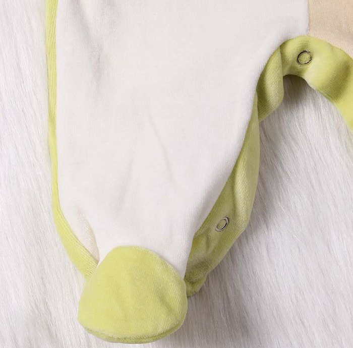 Baby sleeveless romper feet detail